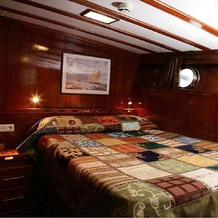 Tersane IV Vincitore 4 Hotel Di Bruno Barbieri Palermo Dış mekan fotoğraf